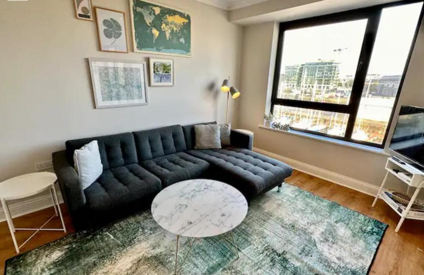 Centre Dockside - 2 Bed, 2 Bath Apartment *