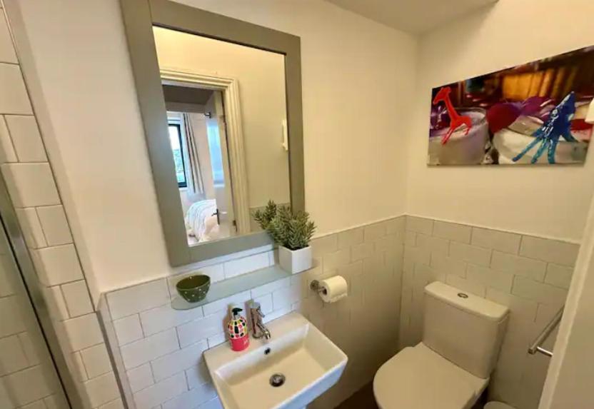 Centre Dockside - 2 Bed, 2 Bath * Galway