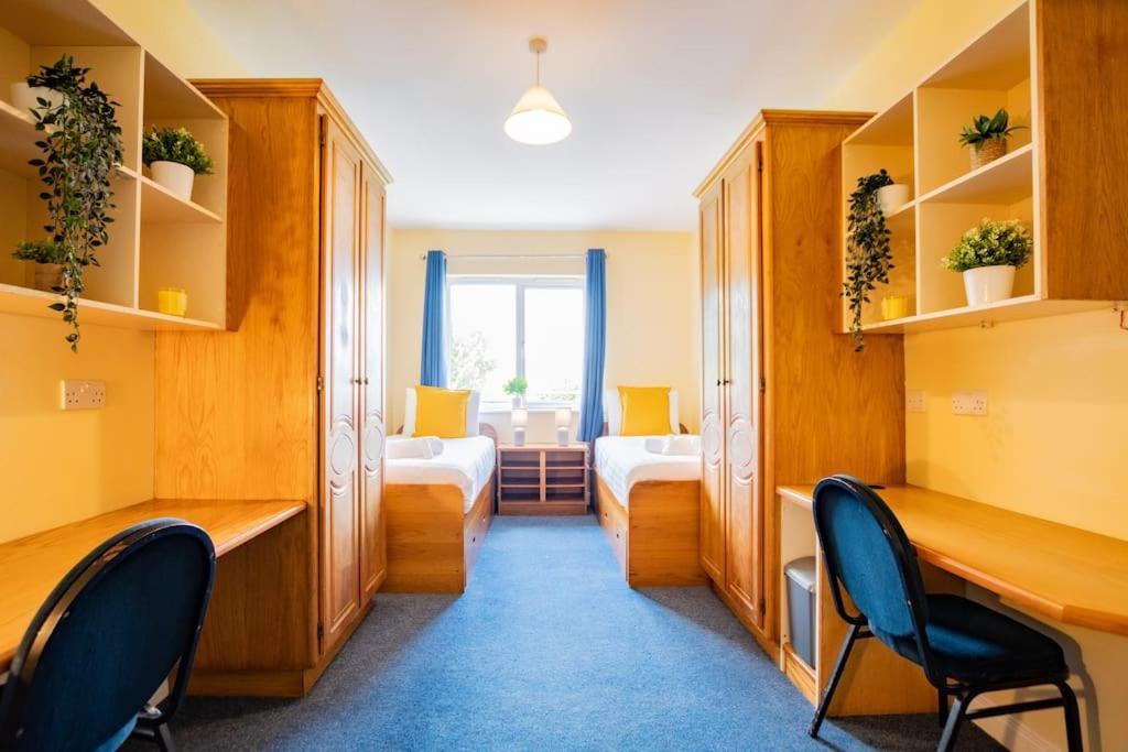 Apartment 54 - Large Three Bed With Parking Galway