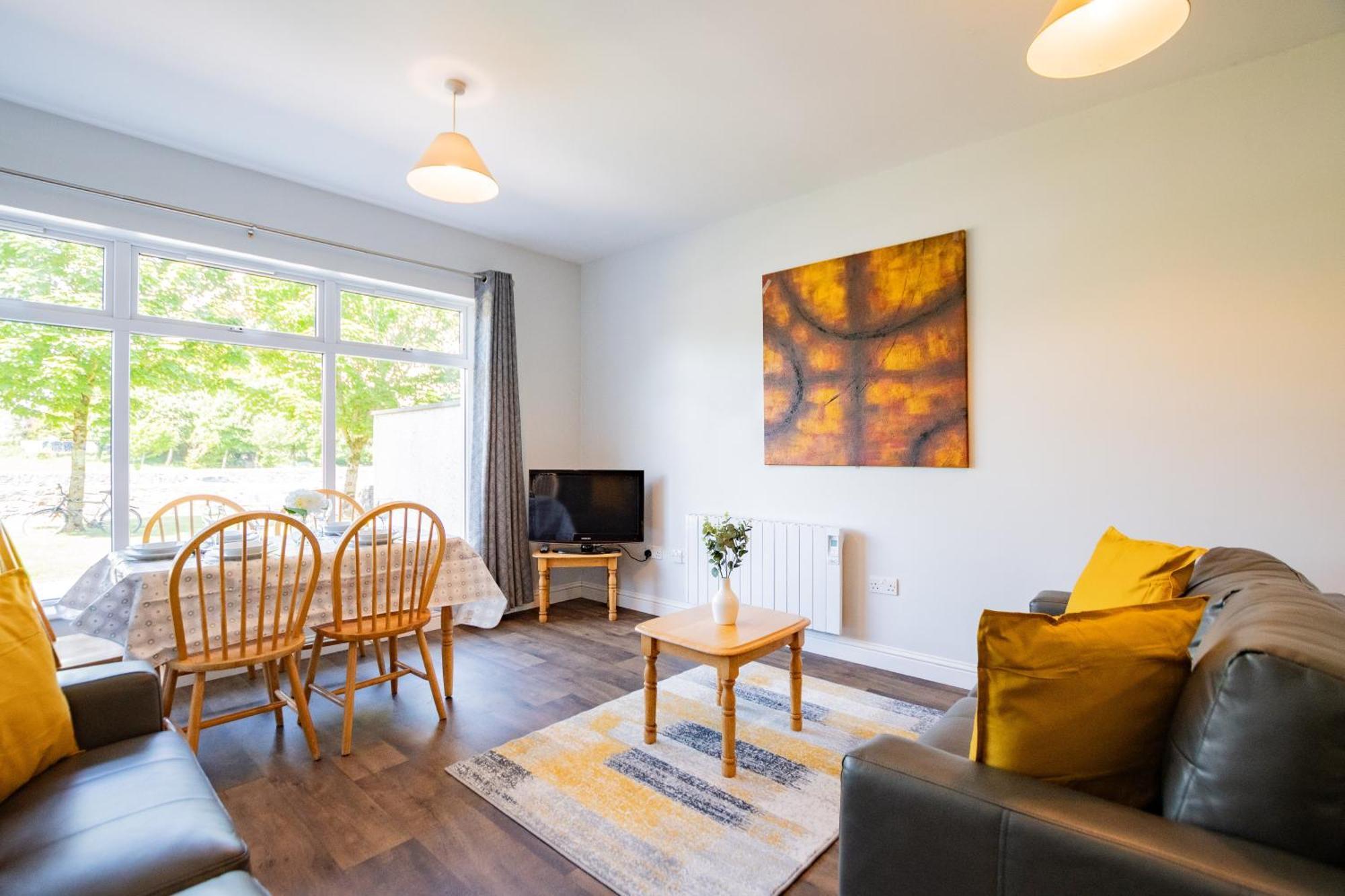 92 - Large 2 Bedroom *