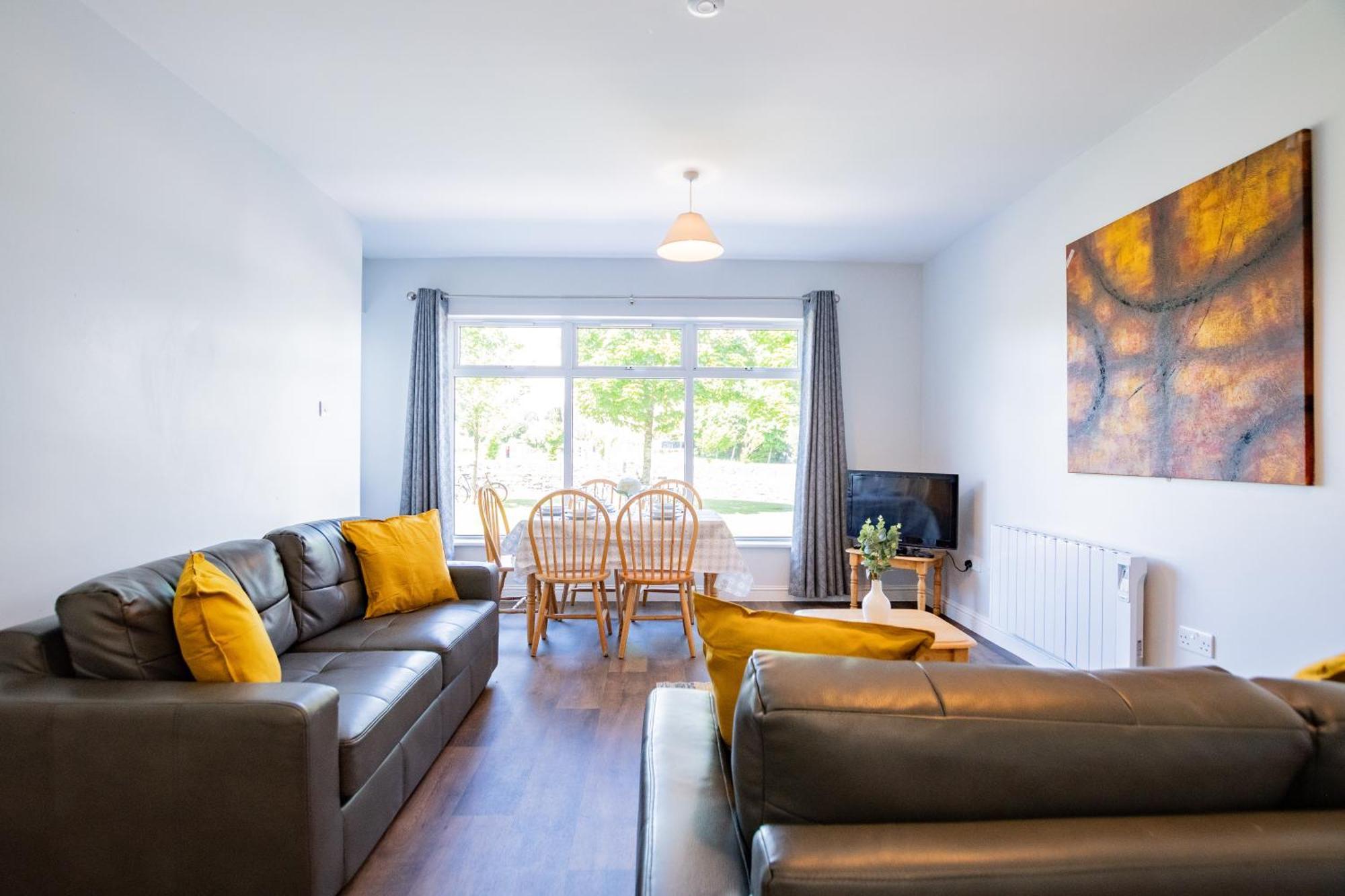 92 - Large 2 Bedroom Apartment Galway