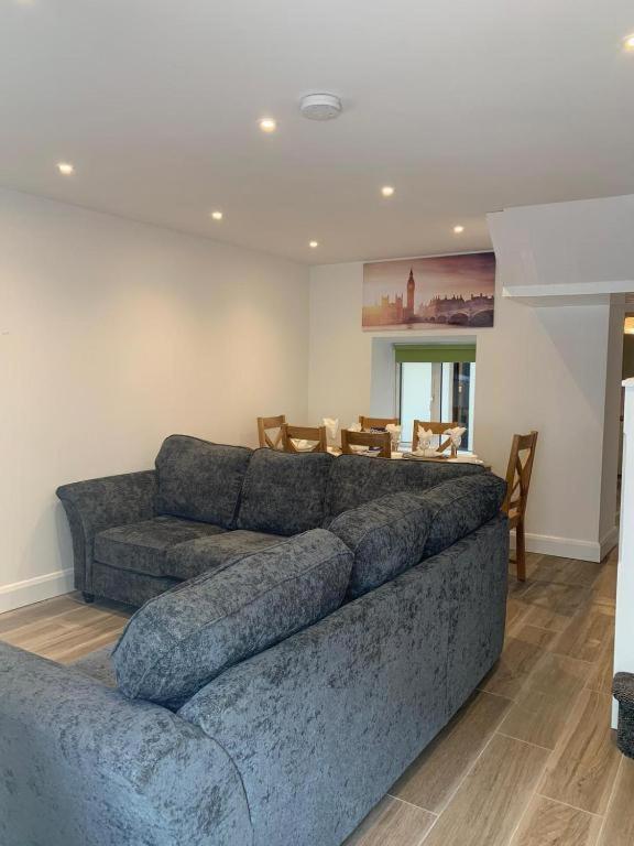 19 Eyre Square Lane * Galway
