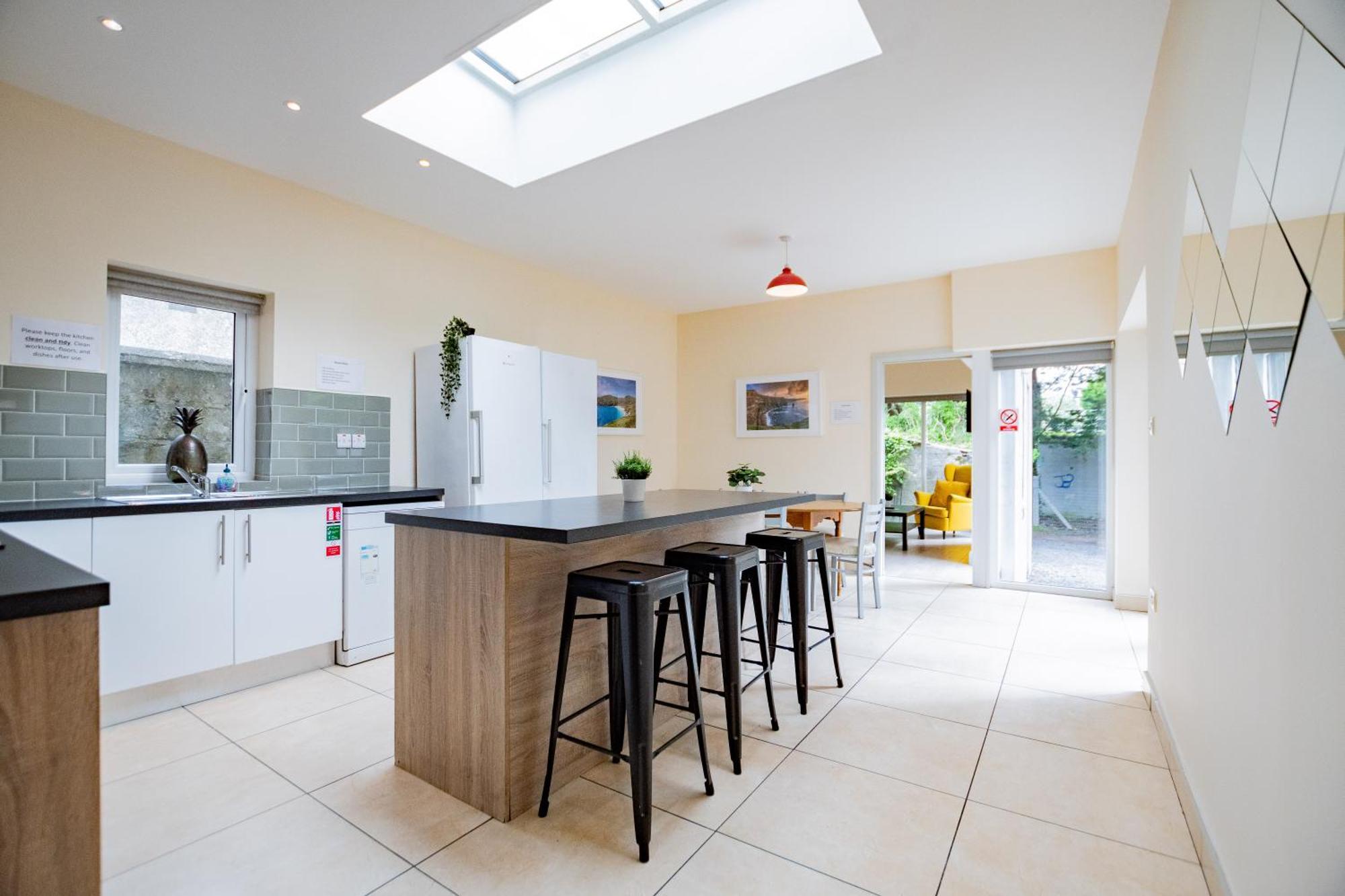 Large Modern House, Sleeps 17 With Parking Holiday home Galway