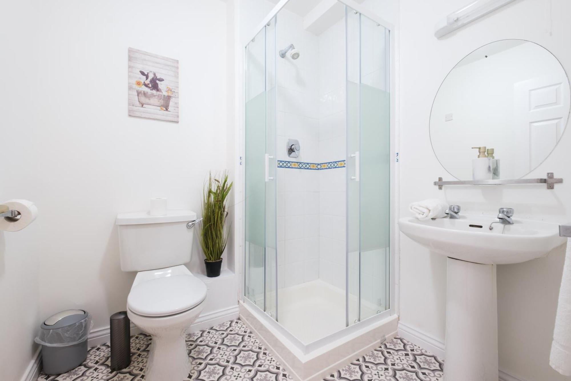 Stylish Centre Townhouse, Sleeps 12 With Parking *