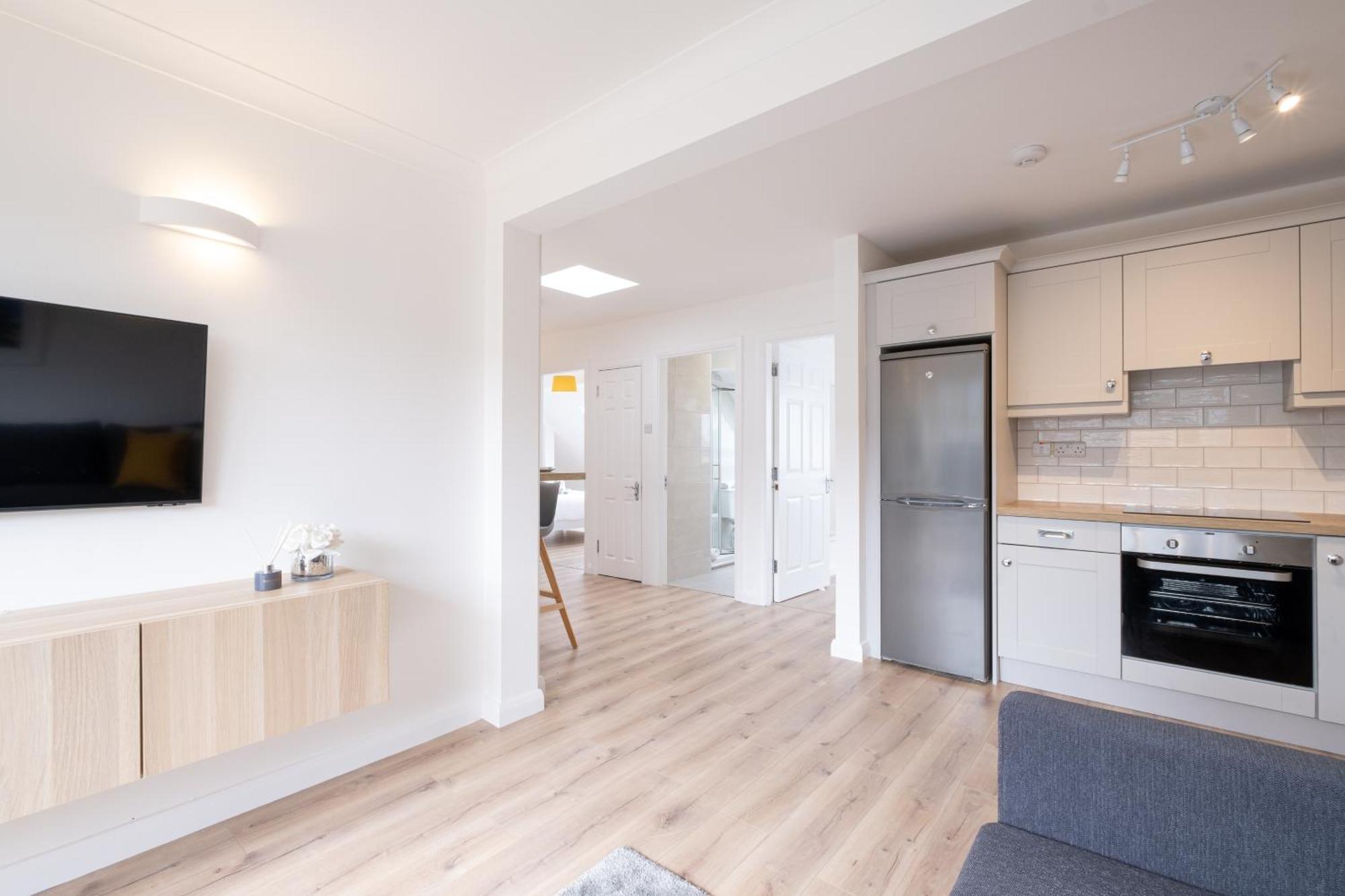 Luxury Modern Penthouse, Centre, Sleeps 6 Apartment *