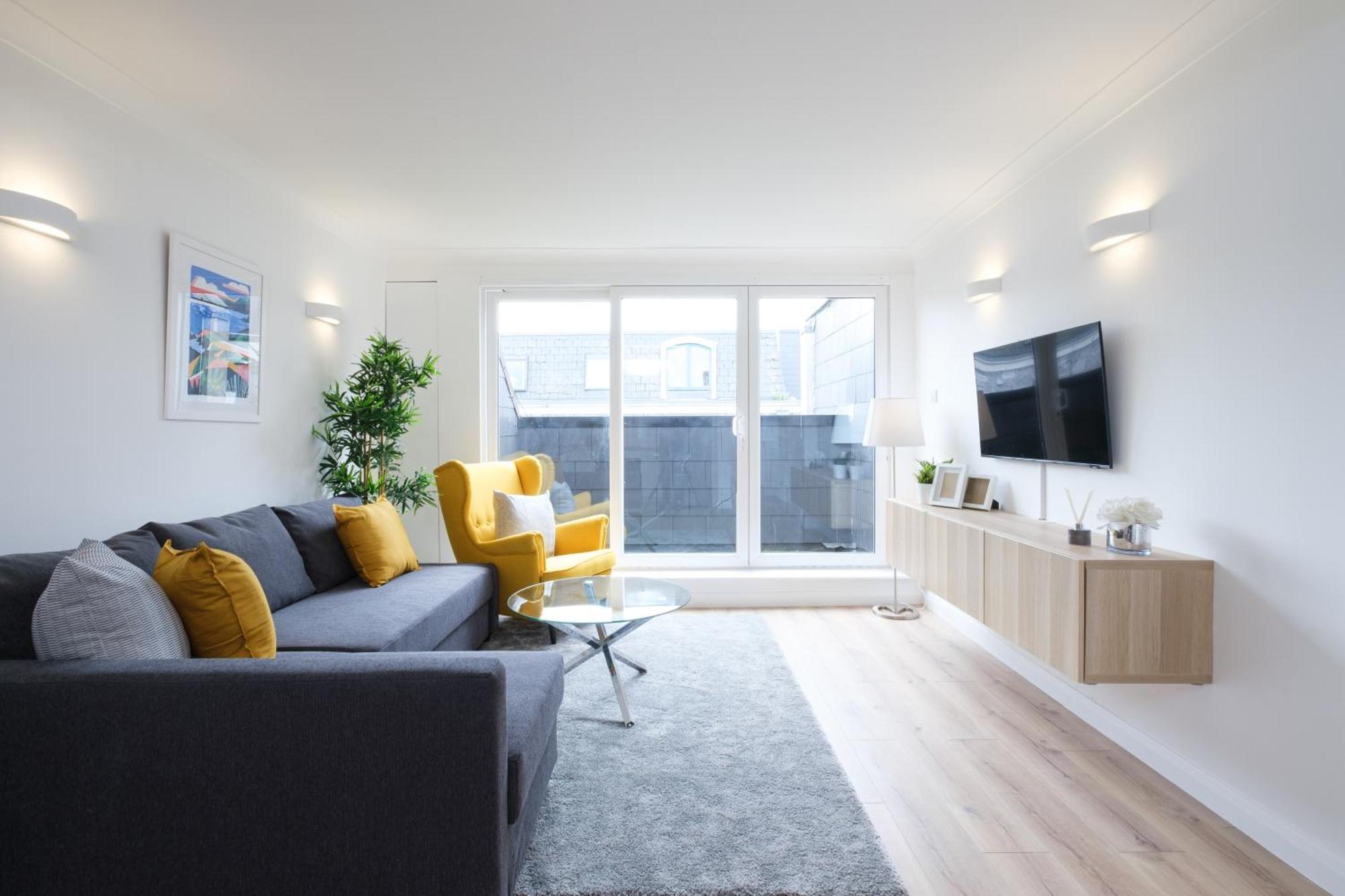 Apartment Luxury Modern Penthouse, Centre, Sleeps 6
