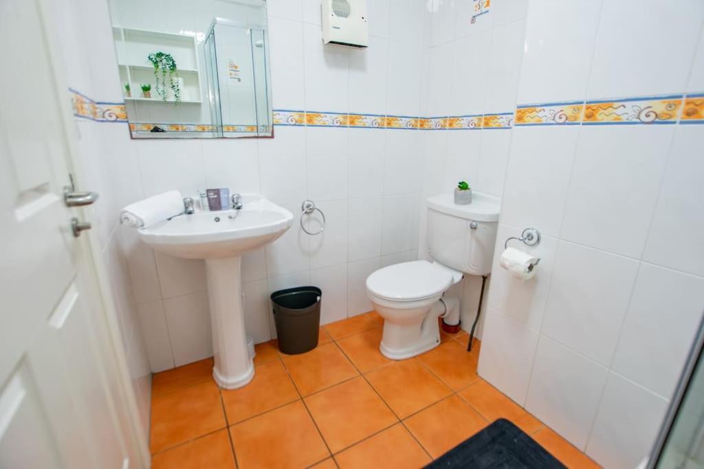 17 - Spacious 2 Bed With Parking Galway