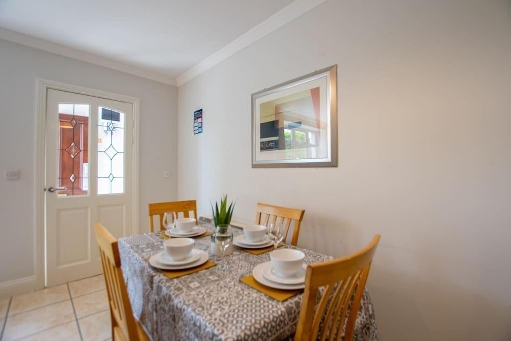 17 - Spacious 2 Bed With Parking Galway