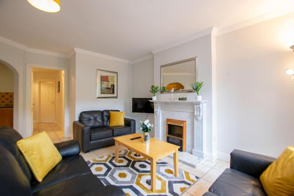17 - Spacious 2 Bed With Parking