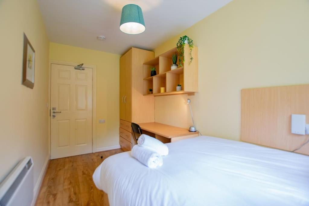 Apartment 17 - Spacious 2 Bed With Parking Galway