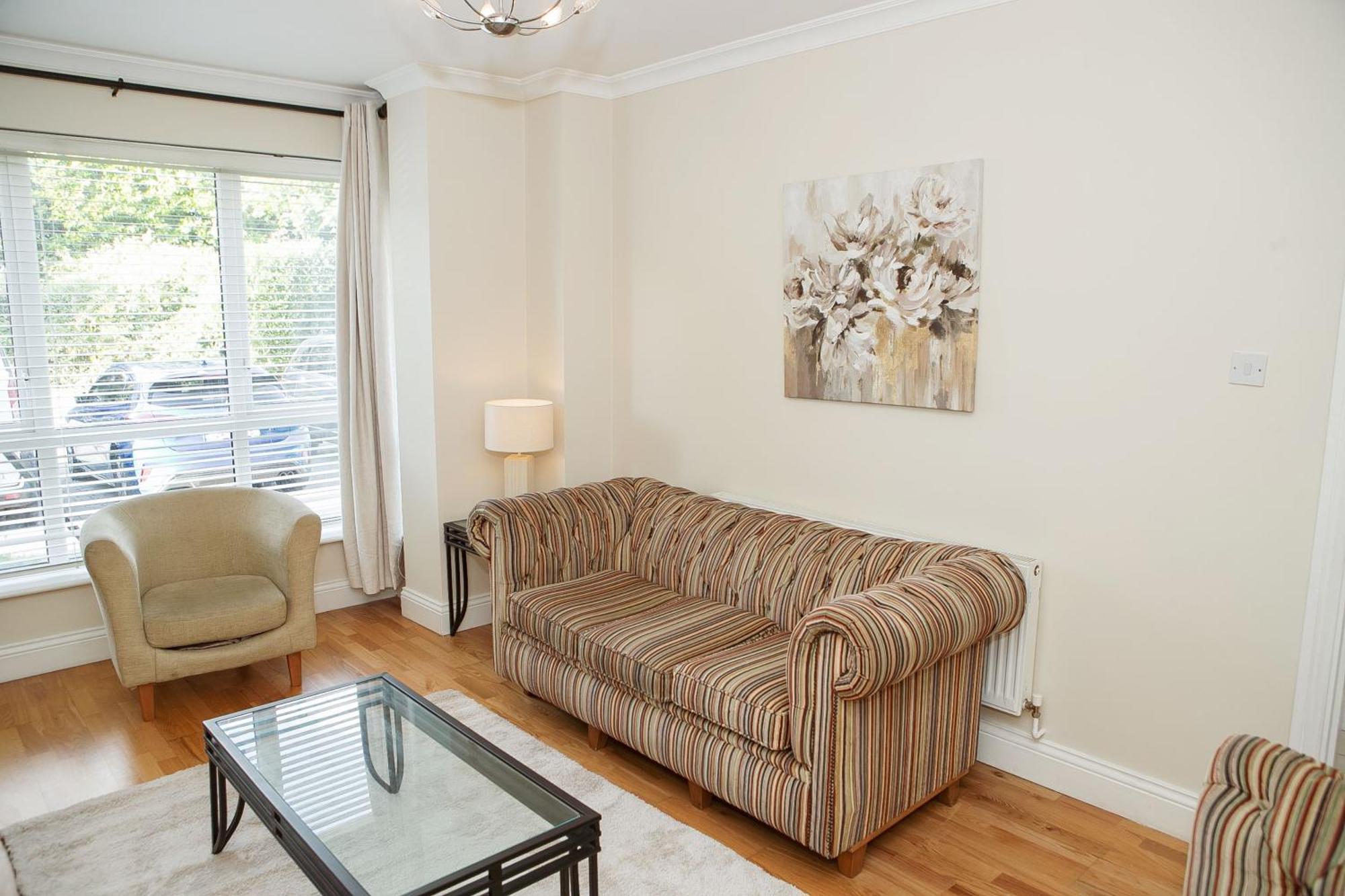 Holiday home Spacious 4 Bedroom & 4 Bathrooms