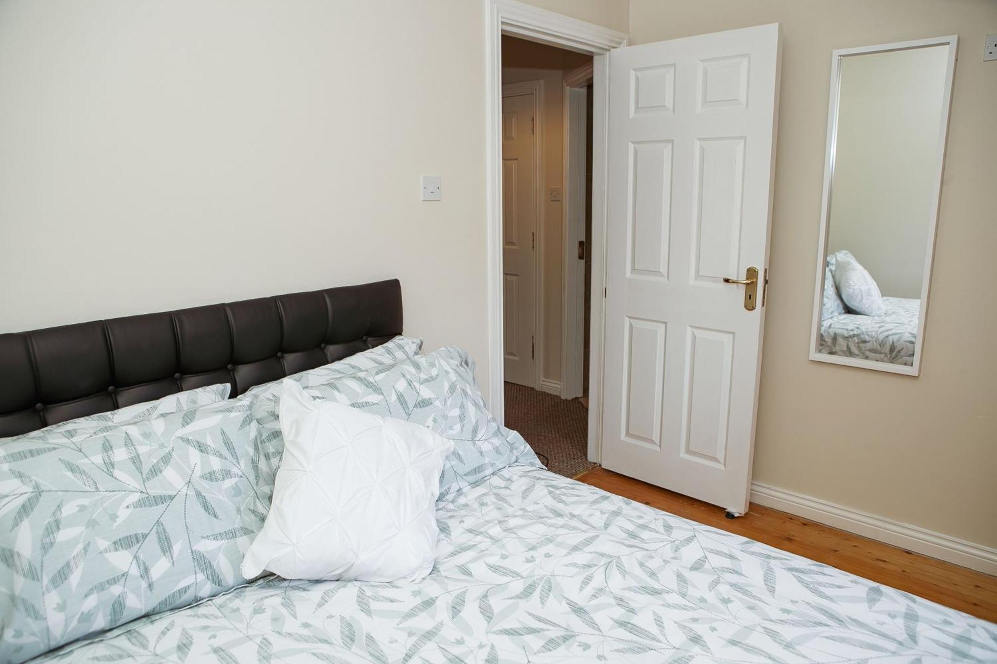 Spacious 4 Bedroom & 4 Bathrooms Galway