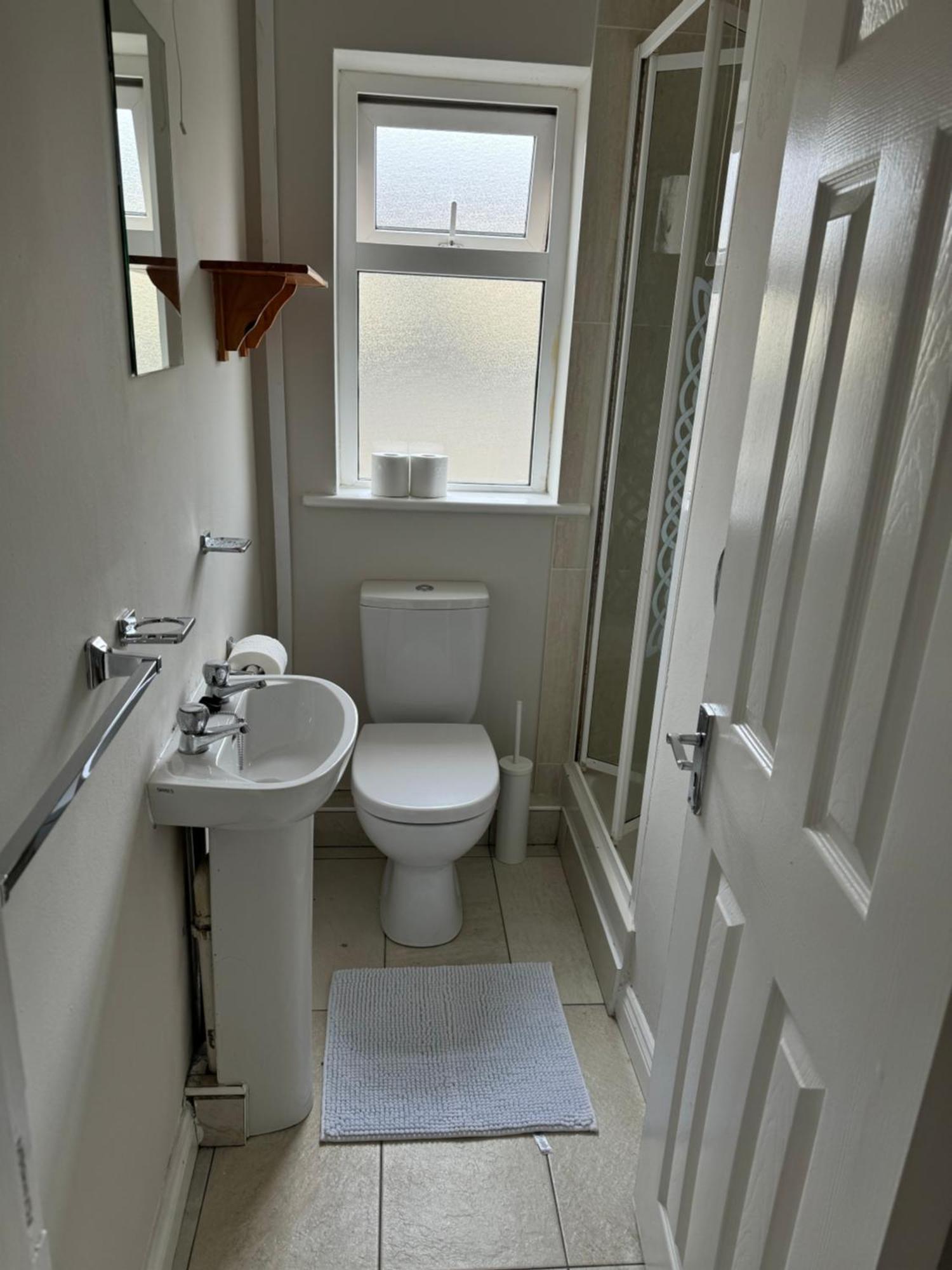 Small 25m2 With In Walking Distance Of The Of *