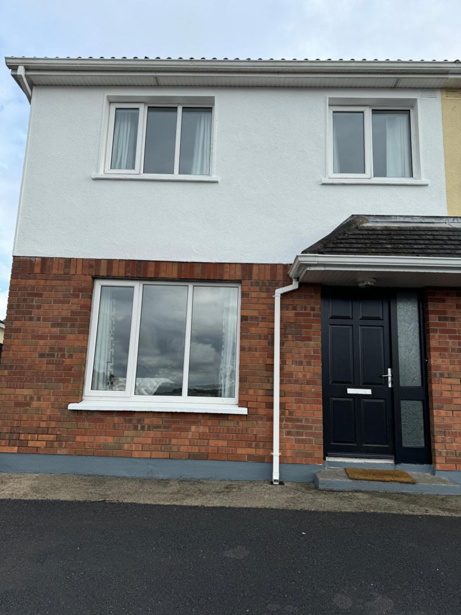 Small 25m2 With In Walking Distance Of The Of Apartment Galway