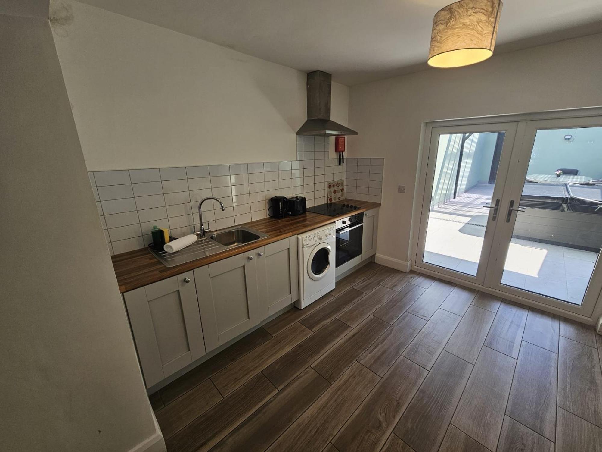 Apartment Eyre Square Centre House With Hot Tub Galway
