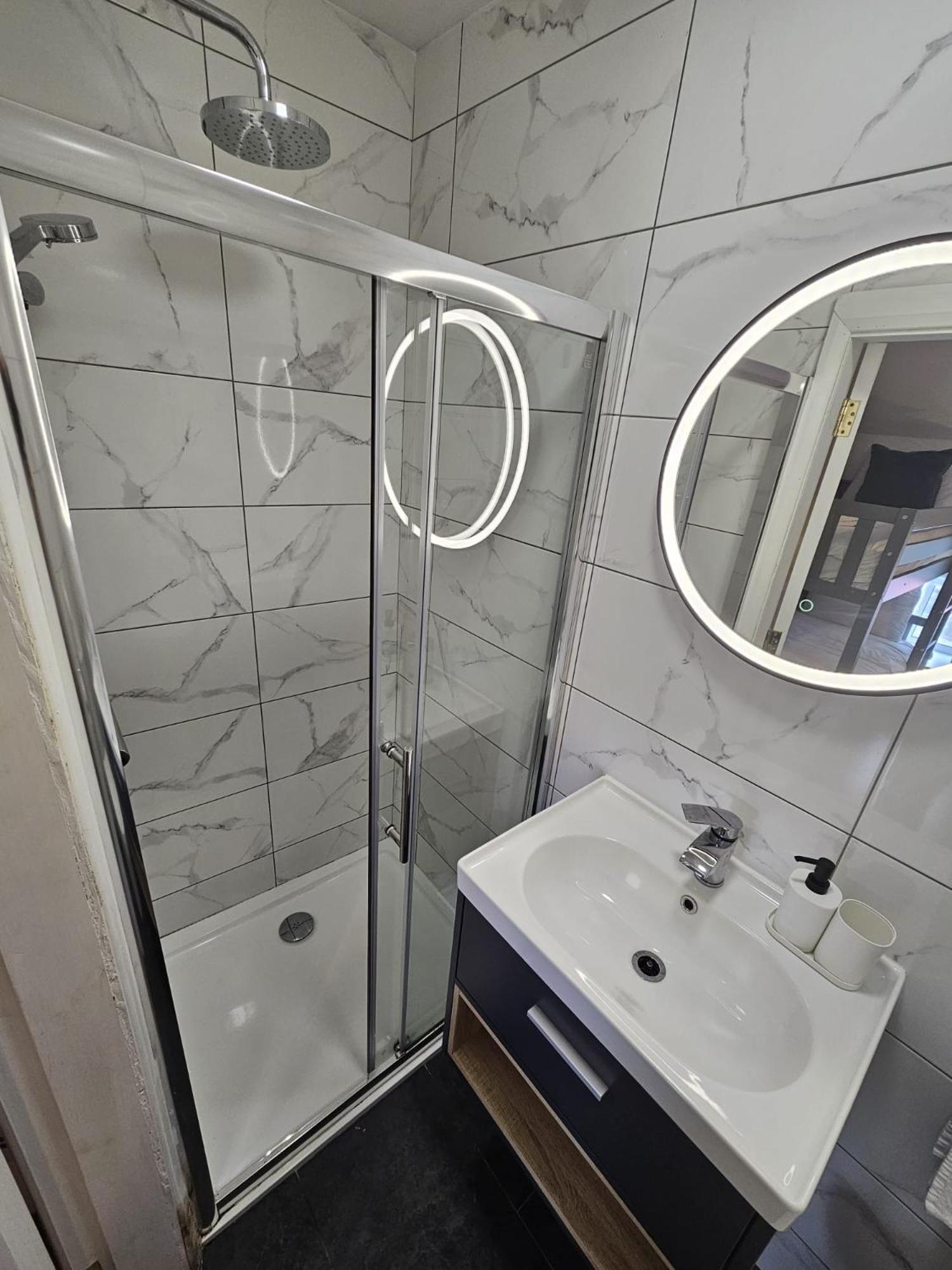 Eyre Square Centre House With Hot Tub