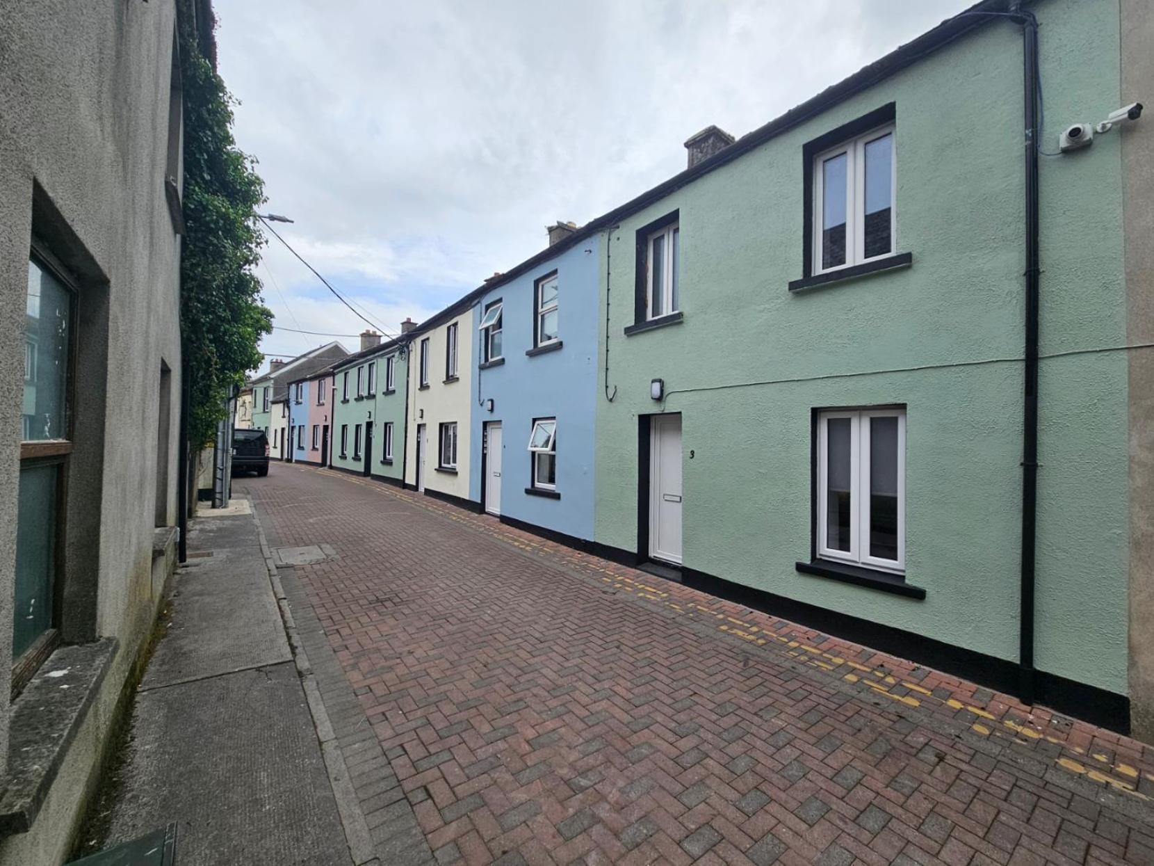 6 Eyre Square Lane Apartment *
