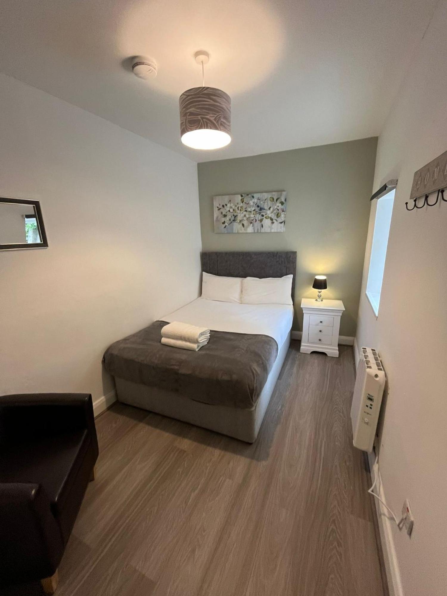 6 Eyre Square Lane *