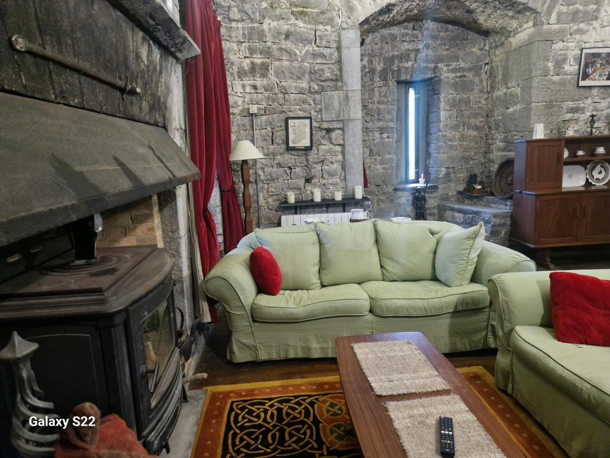 Ballindooley Castle * Galway