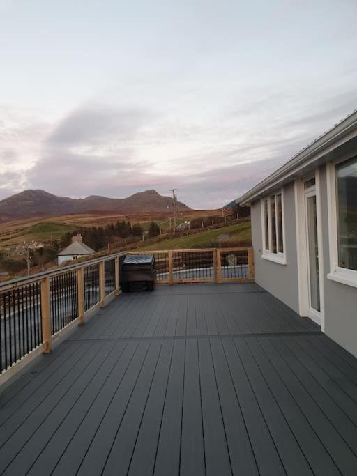 Tom Jacks, Coastal Views And Walks Connemara * Galway