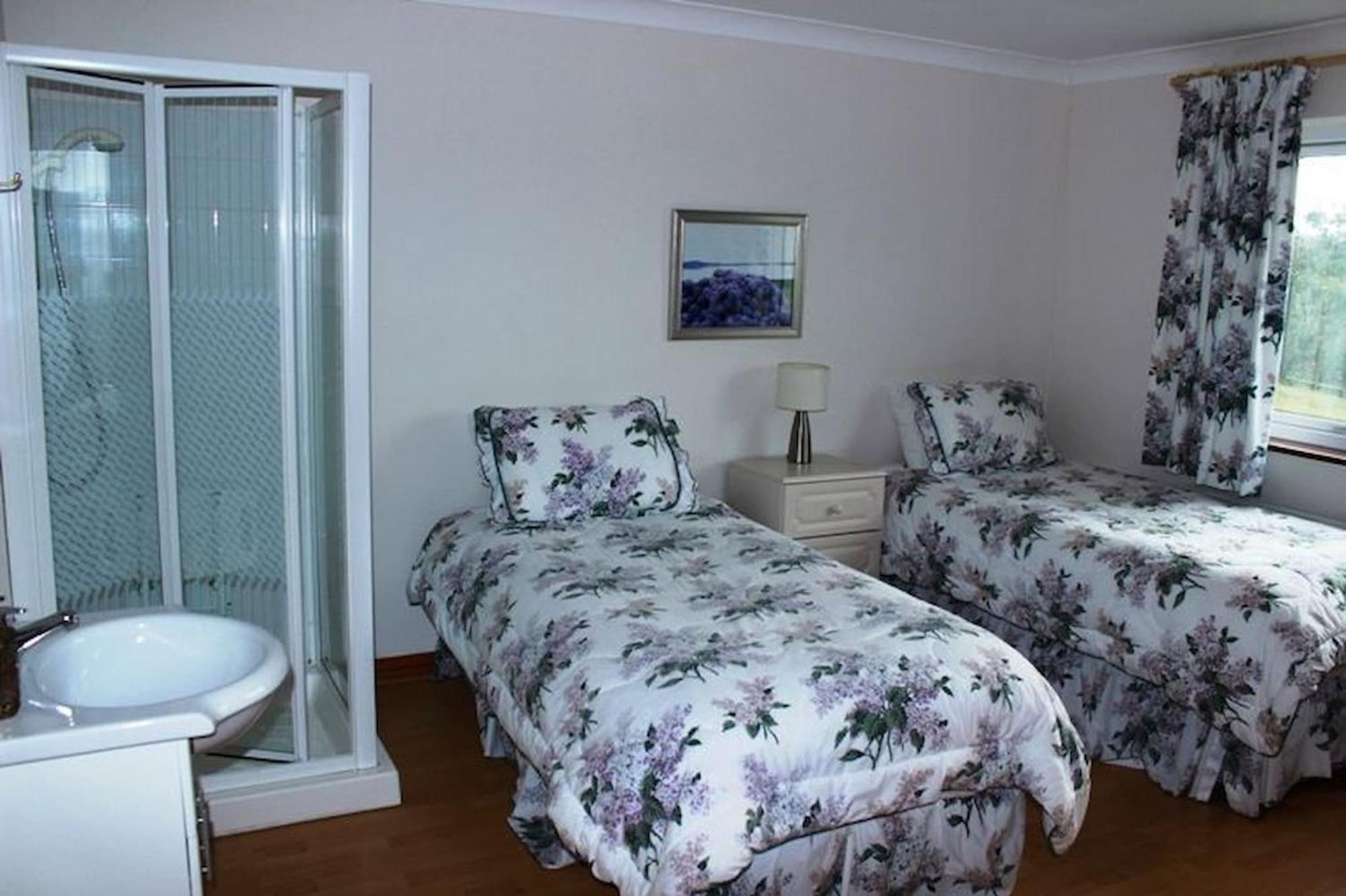 Waterside Cottage, Cashel Holiday home Galway