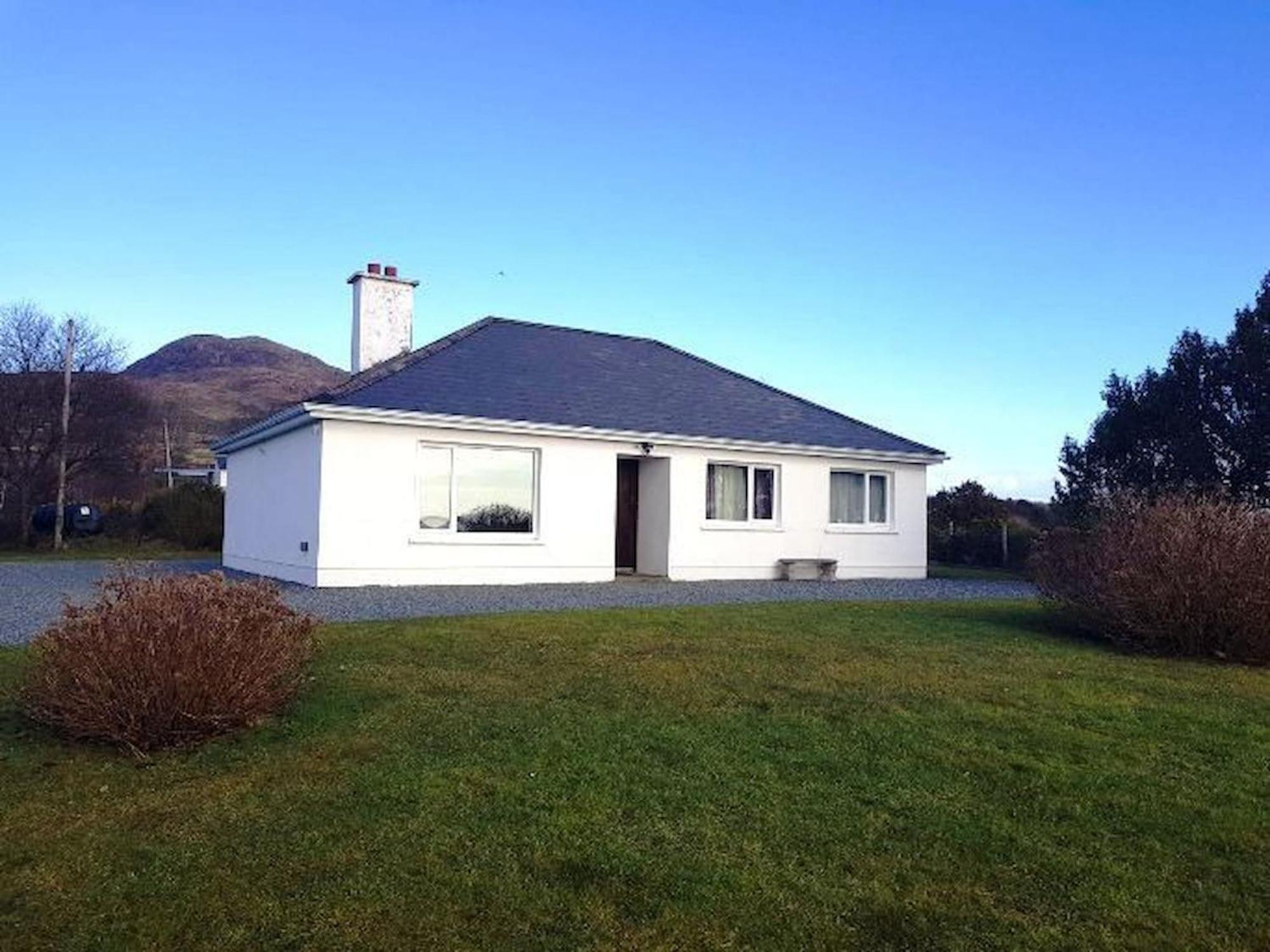 Waterside Cottage, Cashel Holiday home Galway