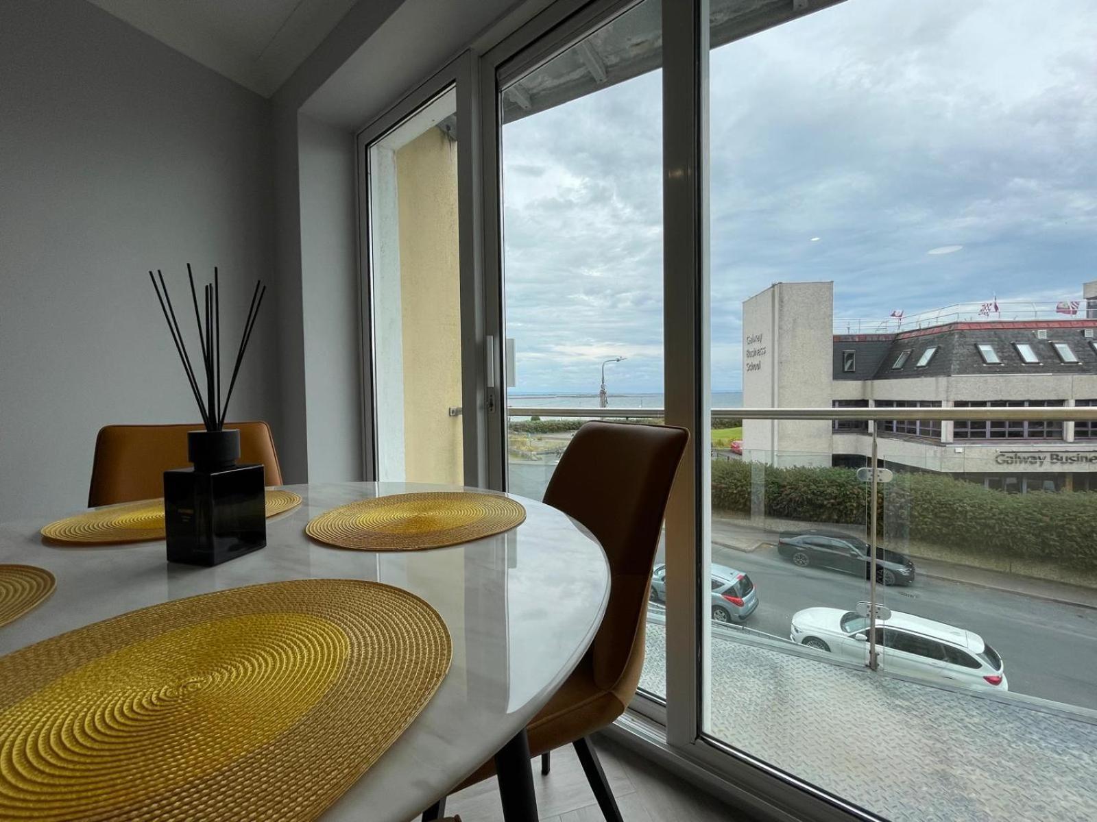 Apartment Exquisite Sea View In Salthill, Galway