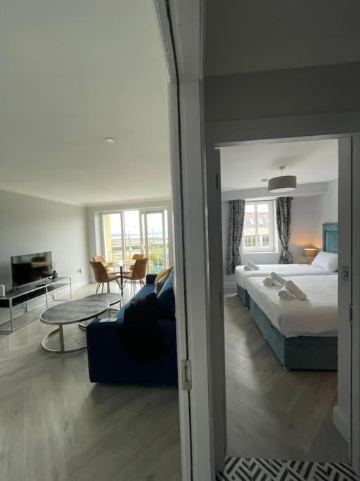 Exquisite Sea View In Salthill, Apartment Galway