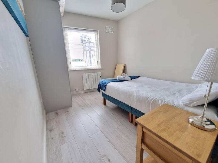 Large Three Bed With Lough Atalia Views Galway