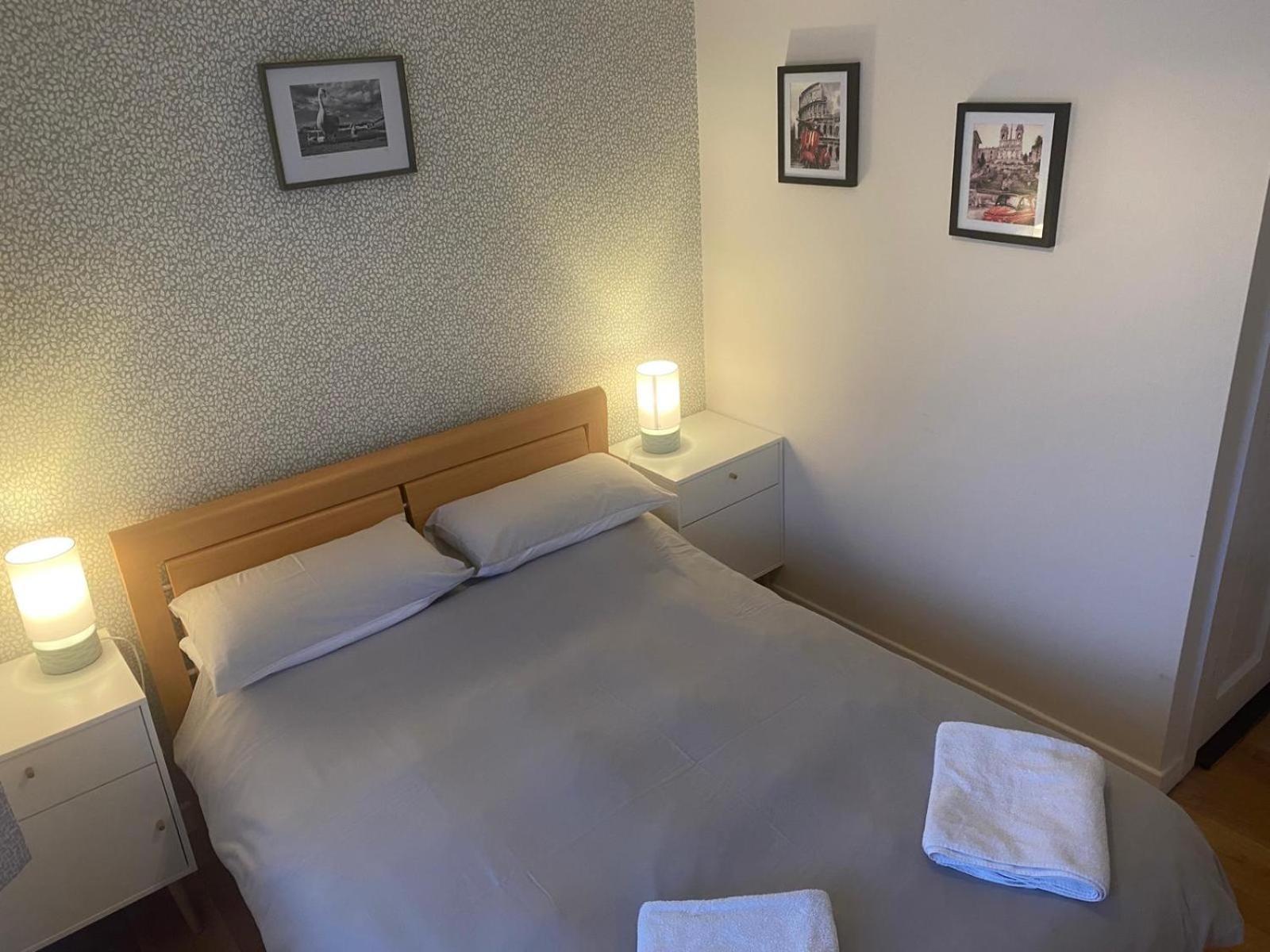 Beautiful One Bedroom In Apartment *