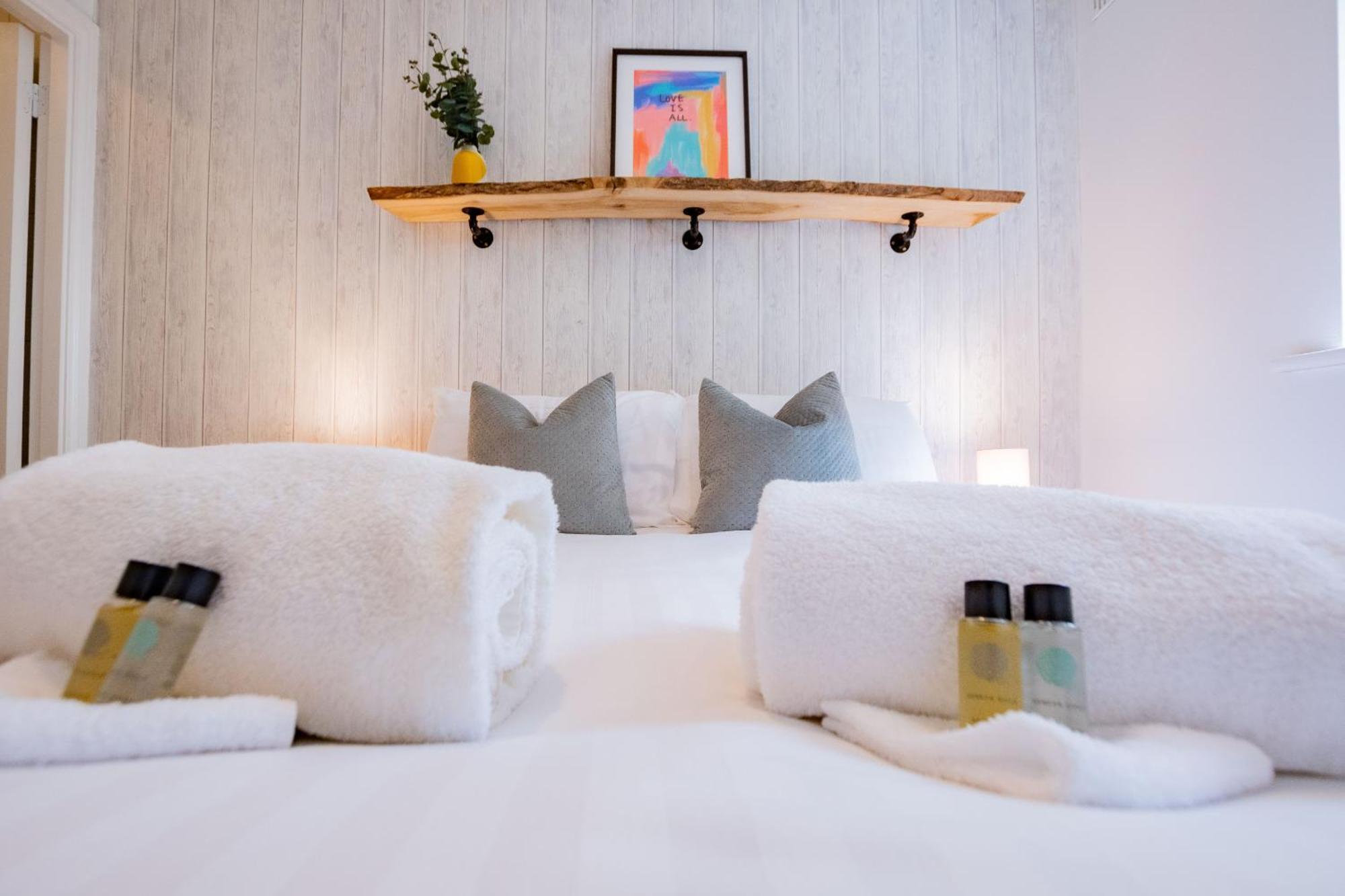 Dockside Haven - Free Parking Apartment Galway