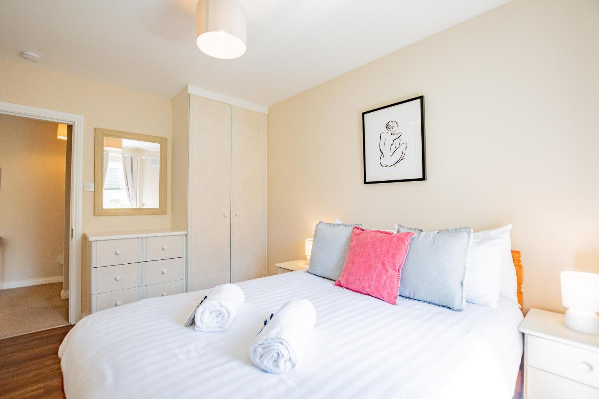 Townhouse With Parking * Galway