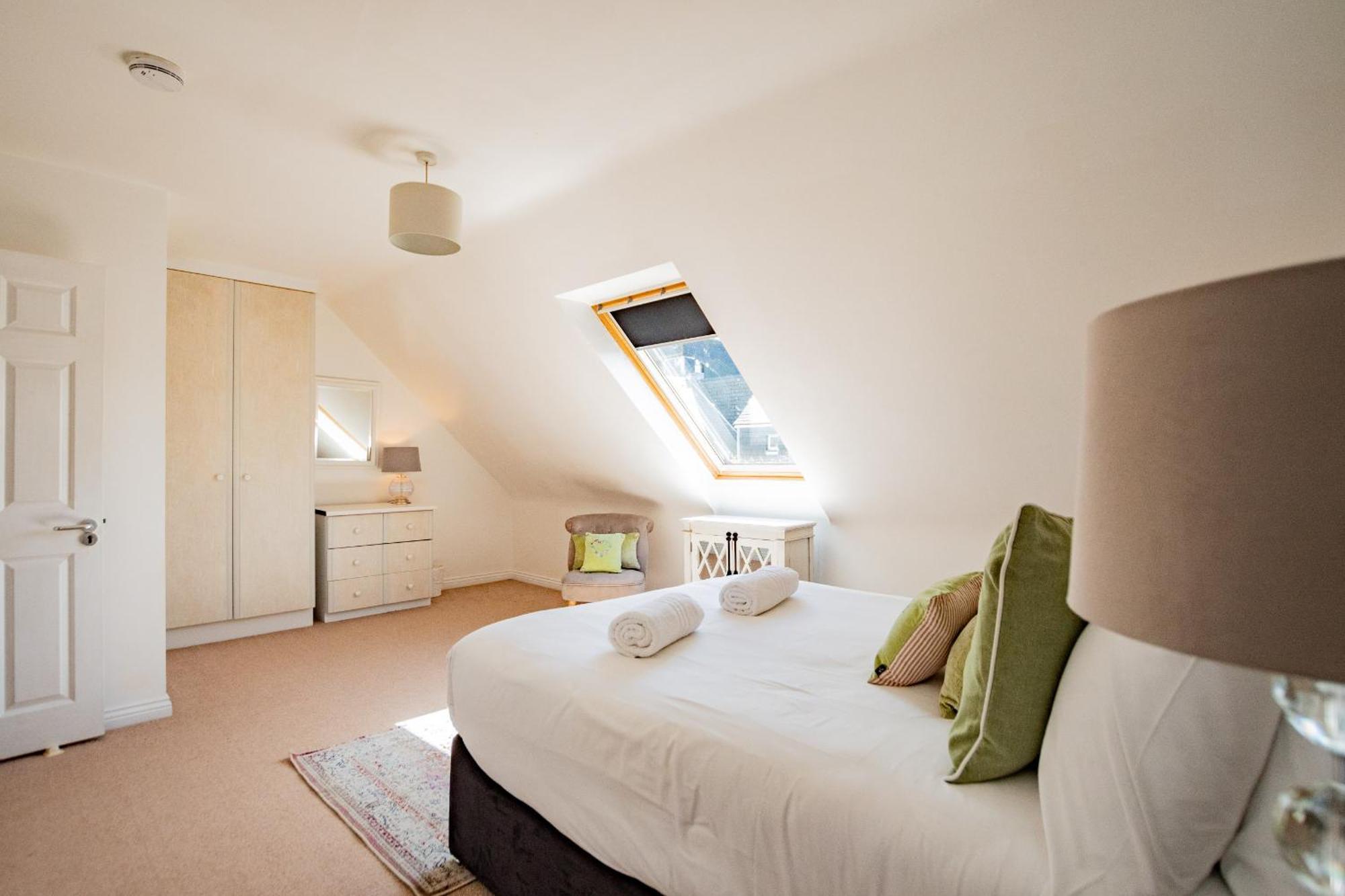 Townhouse With Parking * Galway