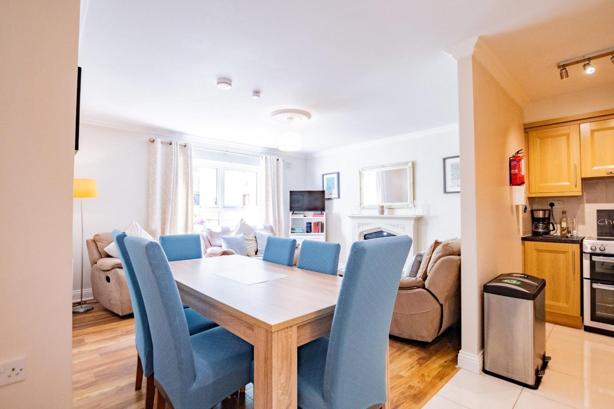 Townhouse With Parking Holiday home *