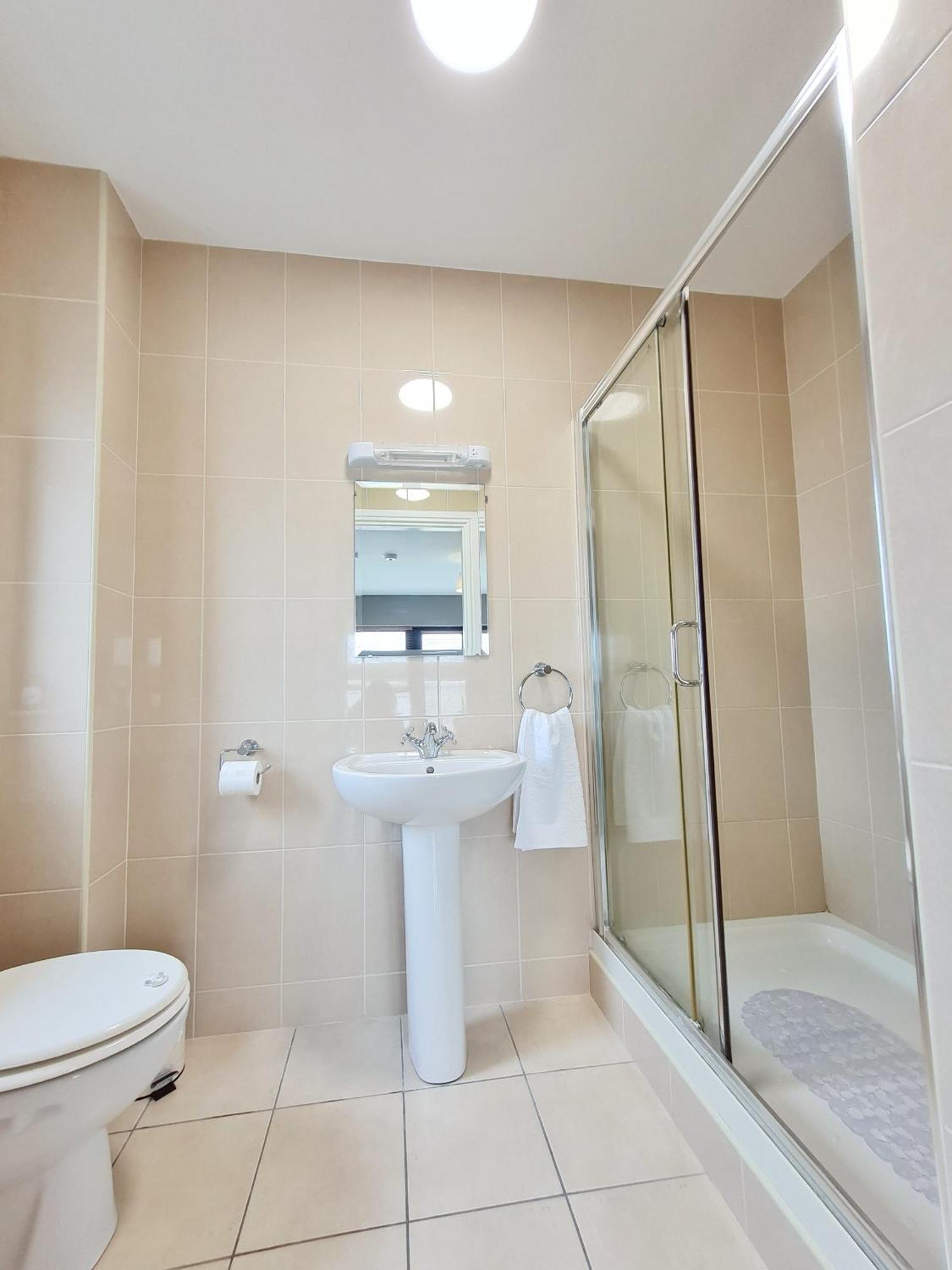 Apartment Suburban Penthouse -no 1 Galway