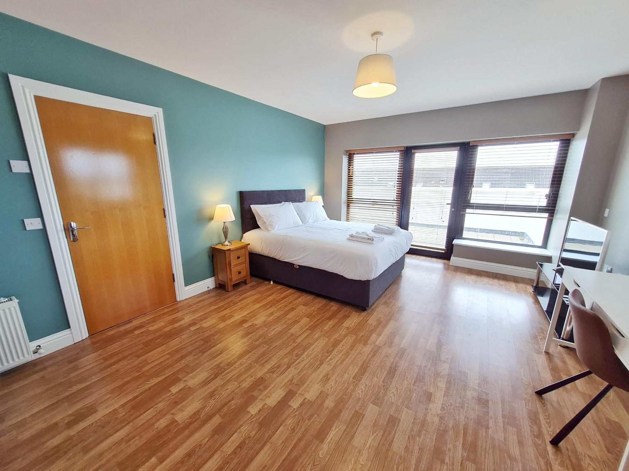 Apartment Suburban Penthouse -no 1 *