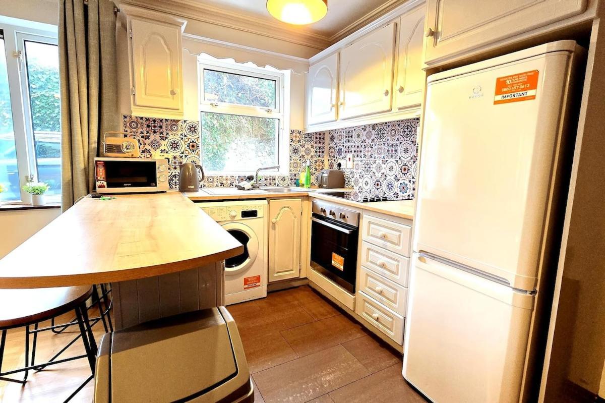 Apartment In The Heart Of The Action *