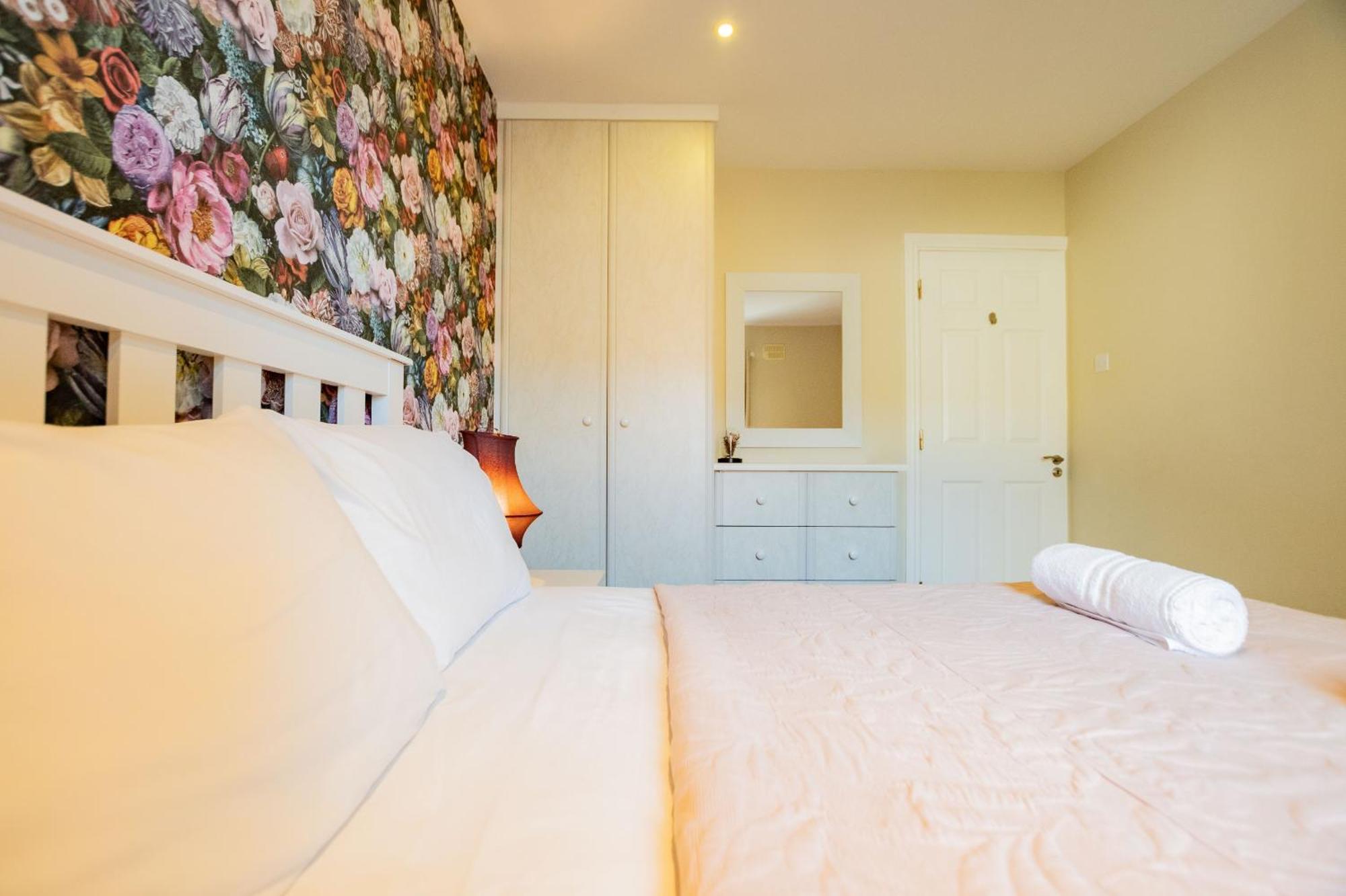 Townhouse In Dockland Galway