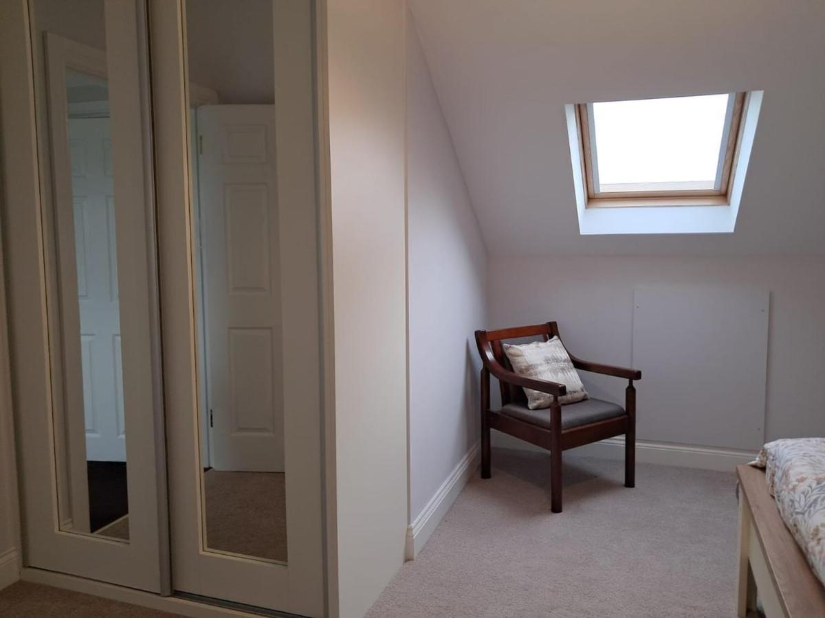 Warm Spacious Three Bed Apartment *