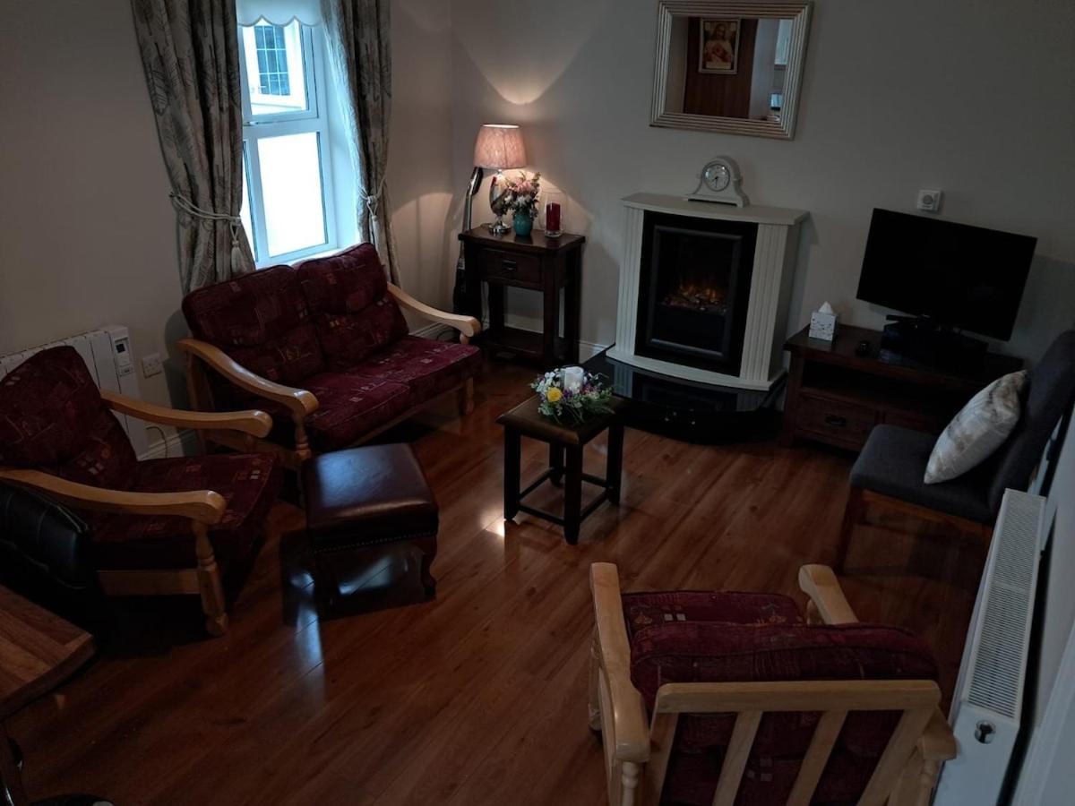 Warm Spacious Three Bed *