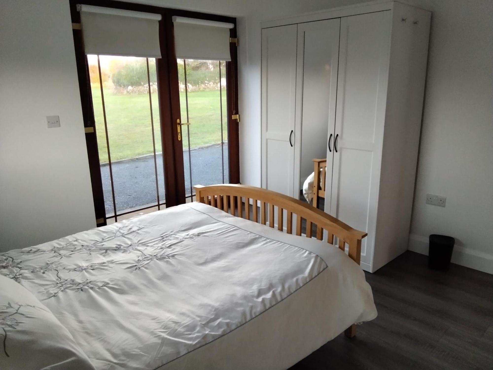 Quiet Cosy 1 Bedroom Apartment *