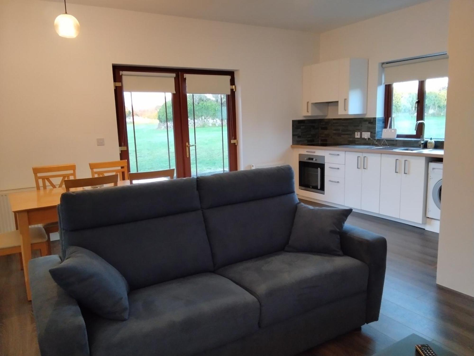 Quiet Cosy 1 Bedroom Apartment