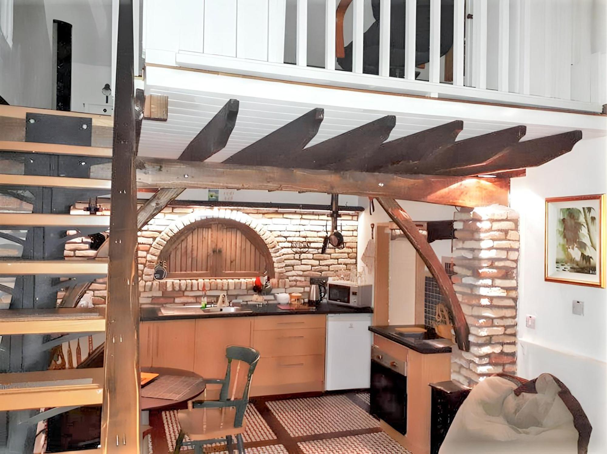 Cosy Apartment In Galway With Balcony 32 M² City View