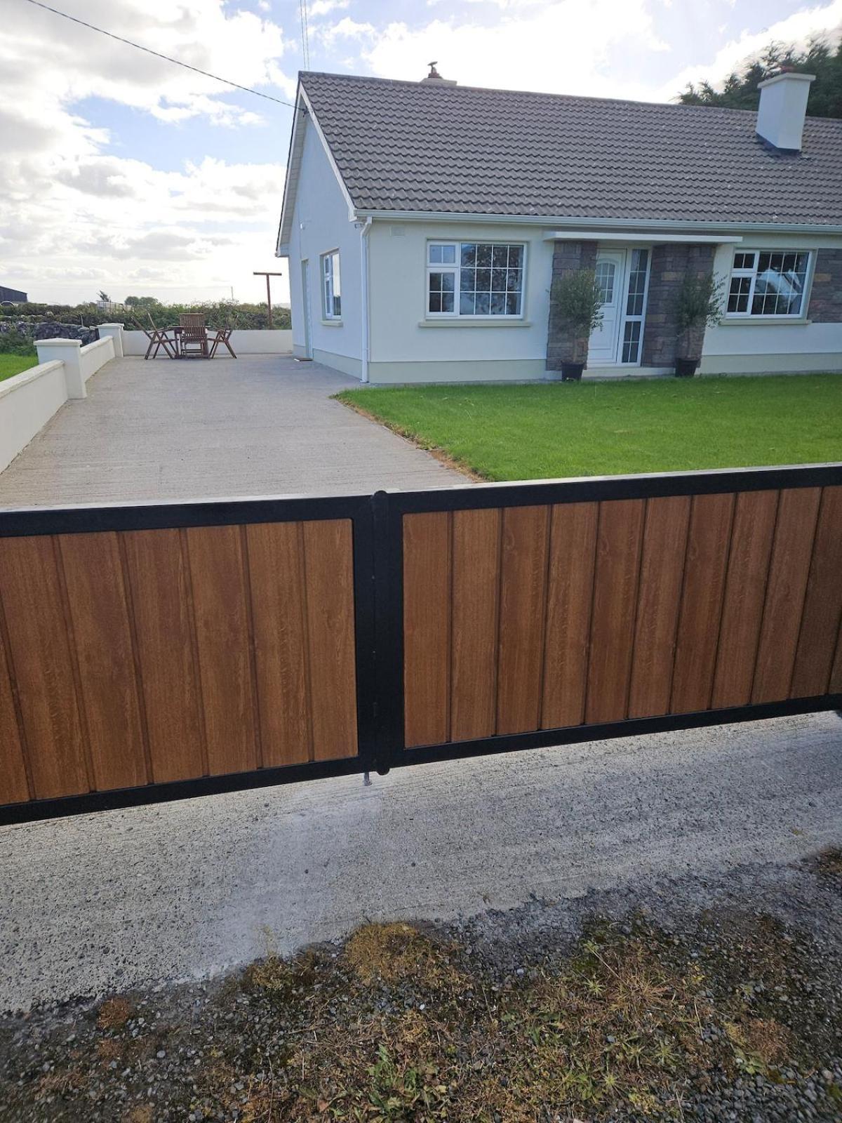 Three Bedroom Cosy Quiet Luxury In The Burren Wild Atlantic Way Holiday home Galway