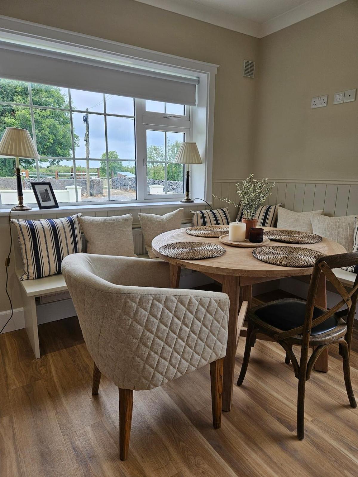 Three Bedroom Cosy Quiet Luxury In The Burren Wild Atlantic Way Galway