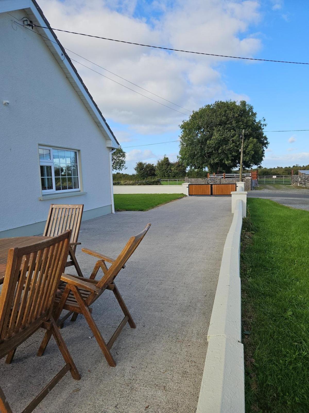 Three Bedroom Cosy Quiet Luxury In The Burren Wild Atlantic Way *
