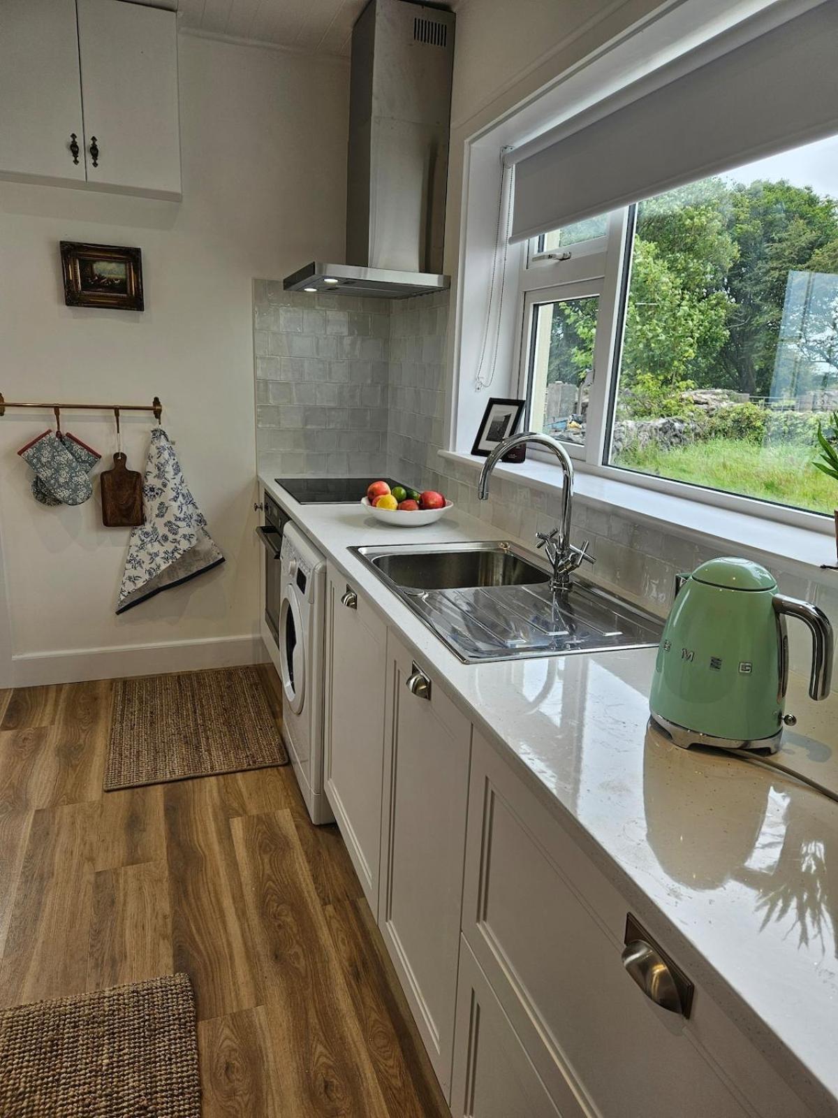 Three Bedroom Cosy Quiet Luxury In The Burren Wild Atlantic Way Galway