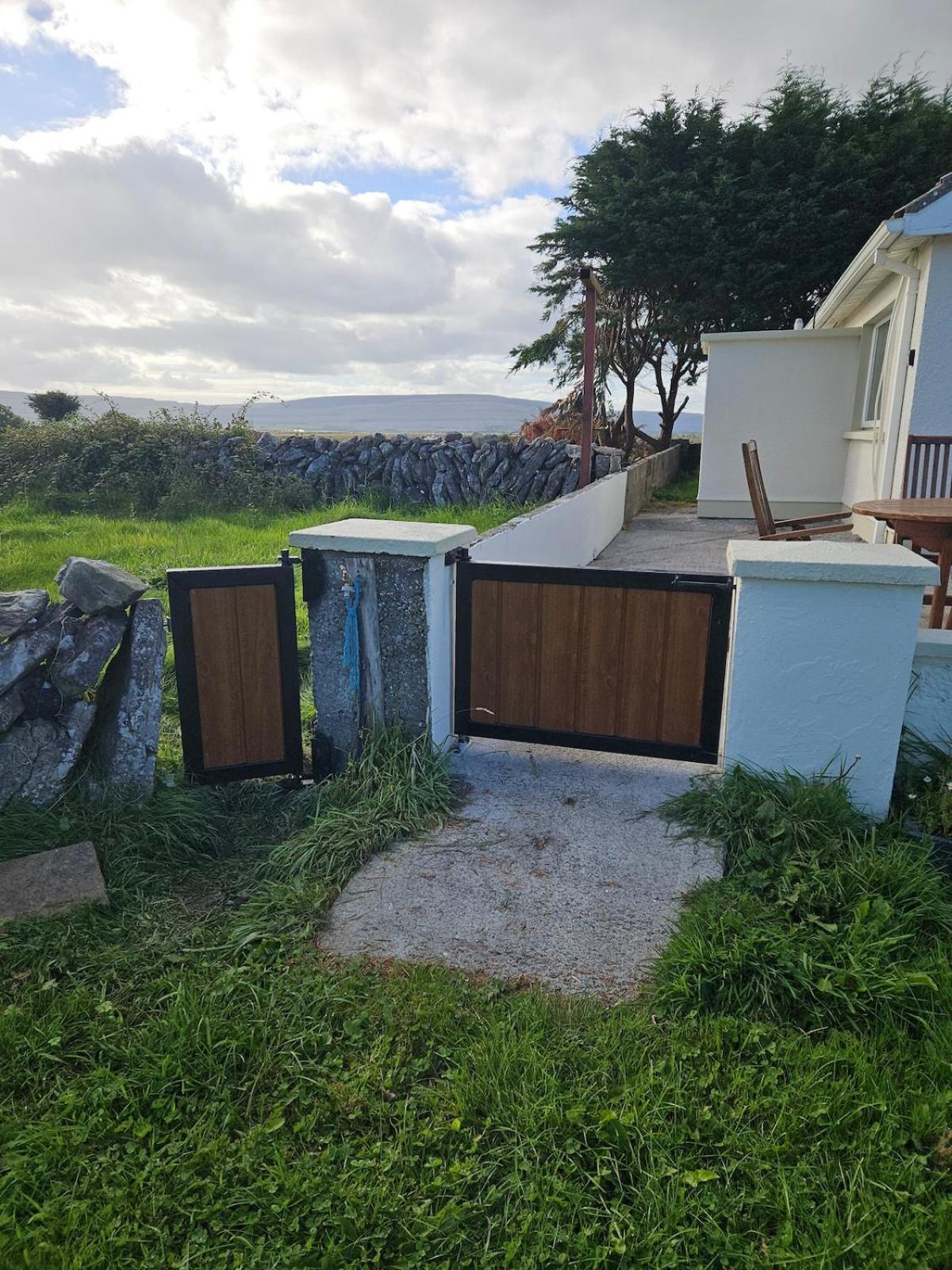 Three Bedroom Cosy Quiet Luxury In The Burren Wild Atlantic Way Holiday home