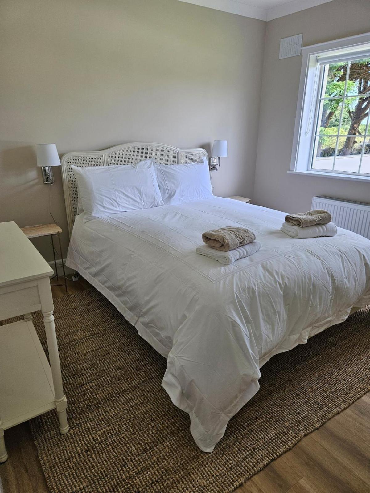 Three Bedroom Cosy Quiet Luxury In The Burren Wild Atlantic Way Holiday home