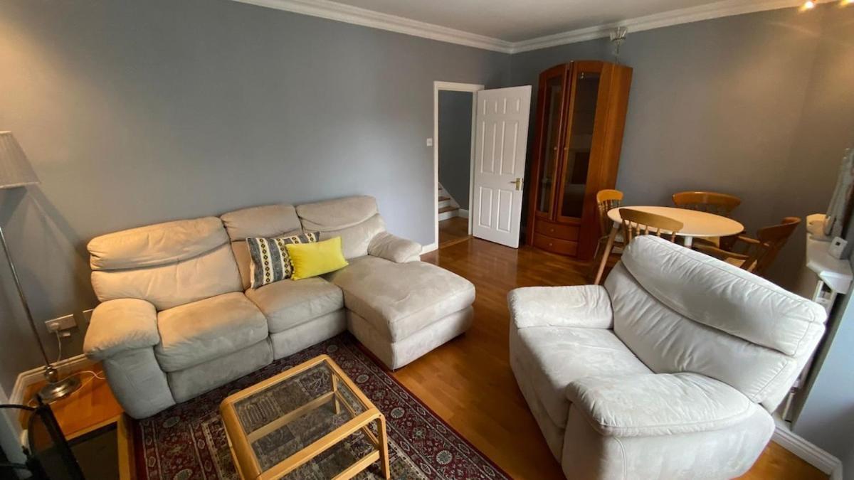 Apartment Stylish & Spacious Apartment, Sleeps 6 *